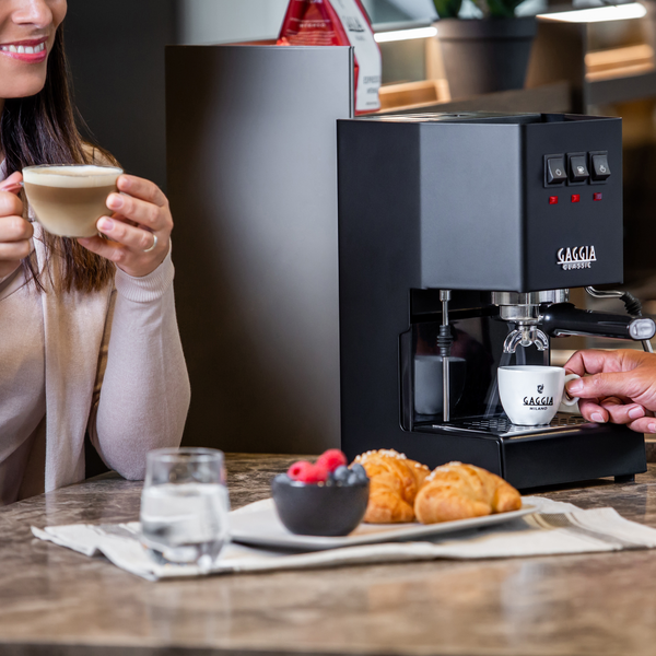 Gaggia RI9481/14 New Classic EVO 2023 Siyah Espresso Makinesi