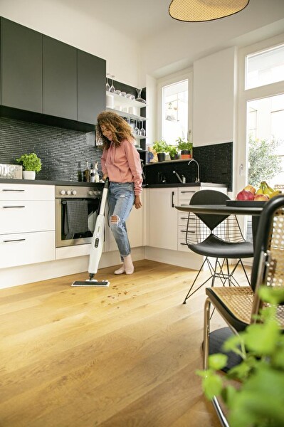 Karcher SC3 UPRIGHT Beyaz Buharlı Temizleme Makinesi