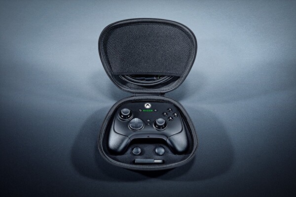 Razer (RZ06‑05200100‑R3U1) Wolverine V3 Pro Siyah Oyun Kolu