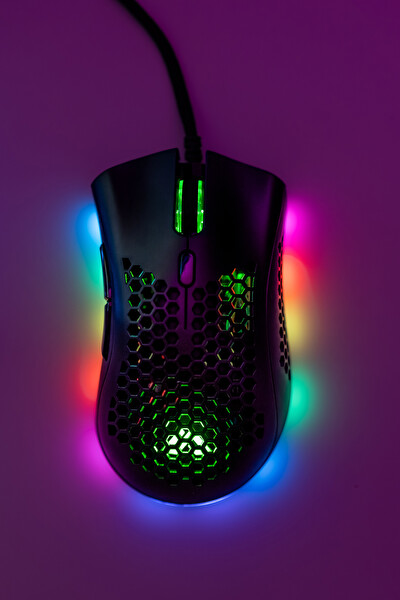 Sarepo GT-120 Oyuncu Mouse Ağırlığı Azaltılmış Bal Peteği Kesimli Full Size Gaming Mouse