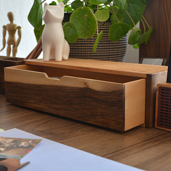 WOODSAKA Desna Çekmeceli Mini Dolap - Çok Amaçlı Düzenleyici - Kırtasiye Saklama Kutusu - Ceviz ve Gürgen Ağacından