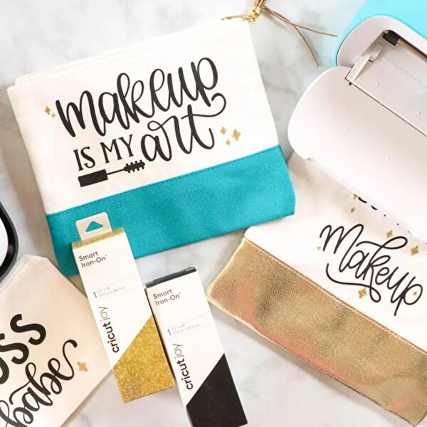 Cricut Joy Smart Iron-On Isı Transfer Vinil (HTV) 4’lü Set (Gümüş - Altın - Siyah&Kırmızı - Beyaz)