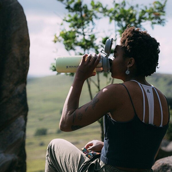 Stanley The Quick Flip 1.06 L Paslanmaz Çelik Termos Açık Yeşil