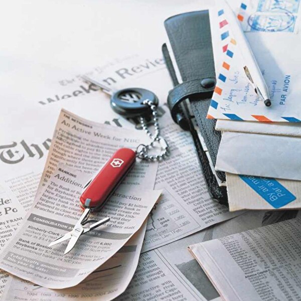 Victorinox 0.6223.G Classic SD Kutulu Kırmızı Çakı