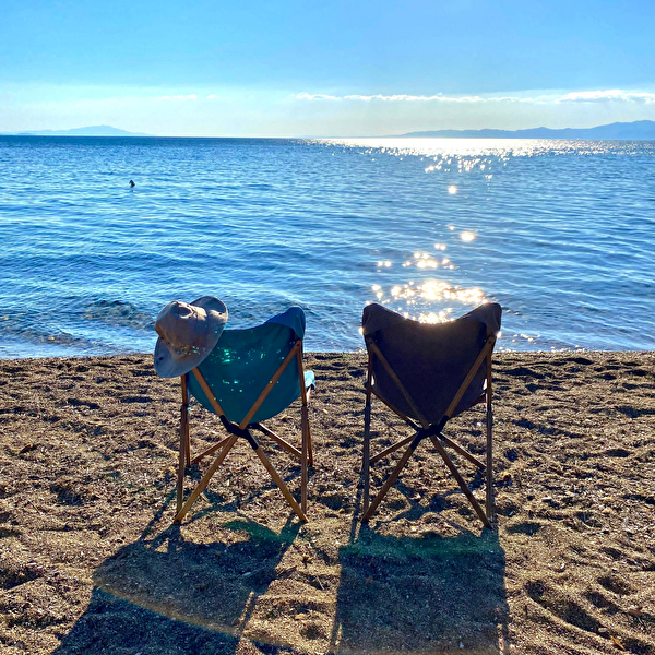 Bag The Joy Ahşap Kahverengi İskelet Turkuaz Kılıf 50x50x50 CM Kahverengi Masa Ahşap Katlanır Masa Sandalye Seti