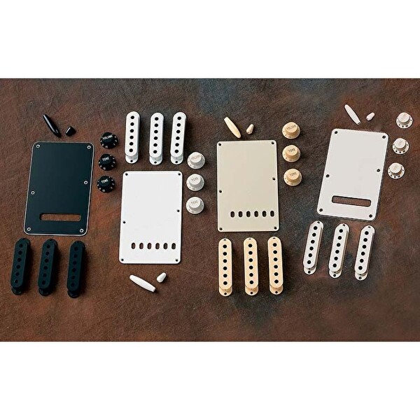 Fender Stratocaster Black Manyetik Kapağı Aksesuar Kiti