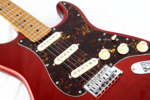 Smiger L-G2 PRO S RDS Stratocaster Tipi Elektro Gitar Metalik Kırmızı