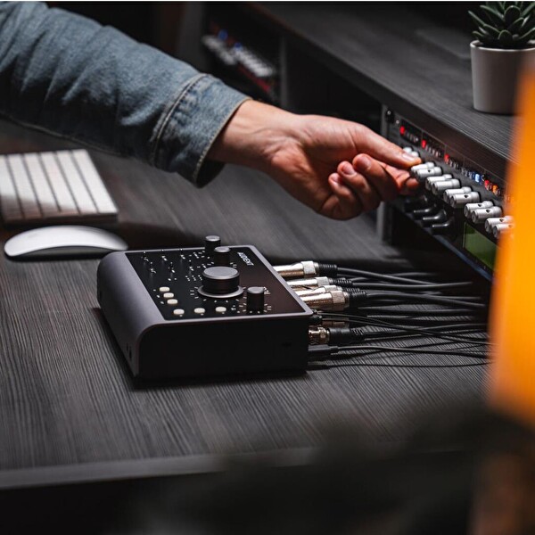 Audient iD24 Ses Kartı