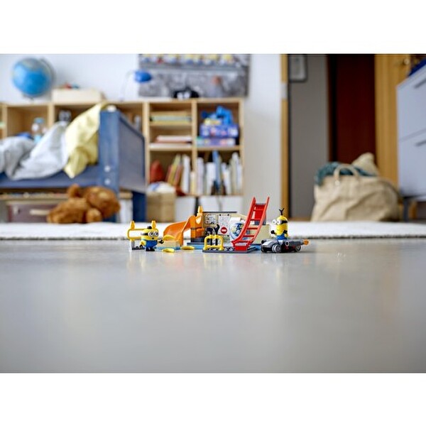 LEGO Minions Minyonlar Gru'nun Laboratuvarında 75546