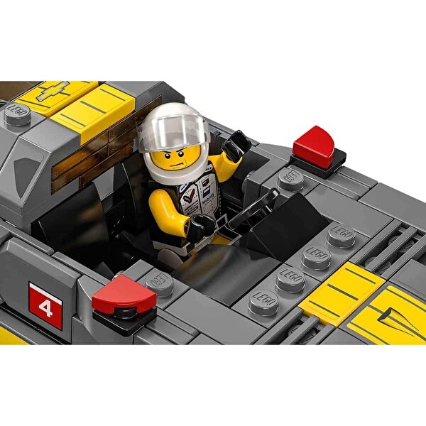 LEGO Speed Champions Chevrolet Corvette C8.R Yarış Arabası ve 1968 Chevrolet Corvette 76903