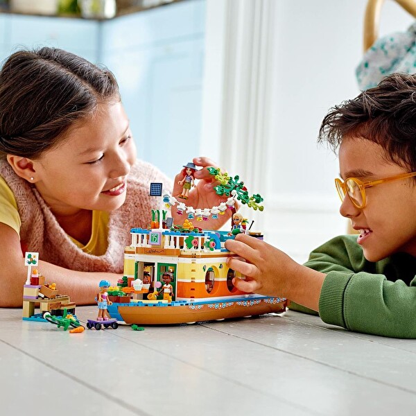 LEGO Friends Kanal Tekne Evi 41702