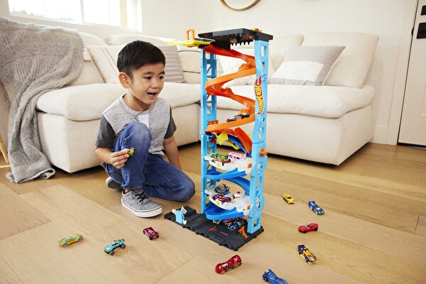Hot Wheels Heyecanlı Yarış Kulesi HKX43