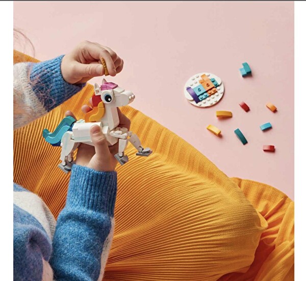 LEGO Creator Sihirli Tek Boynuzlu At 31140