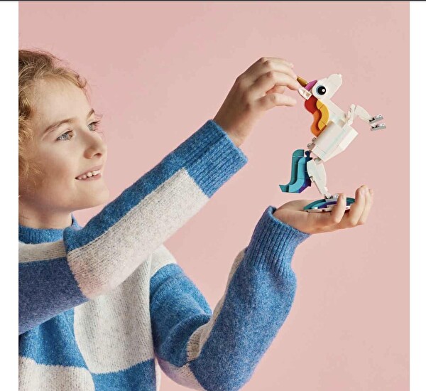 LEGO Creator Sihirli Tek Boynuzlu At 31140