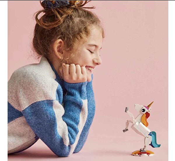 LEGO Creator Sihirli Tek Boynuzlu At 31140