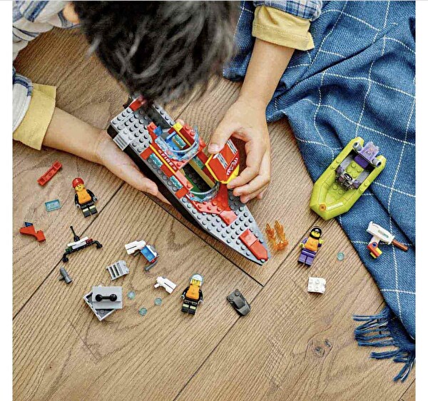 LEGO City İtfaiye Kurtarma Teknesi 60373