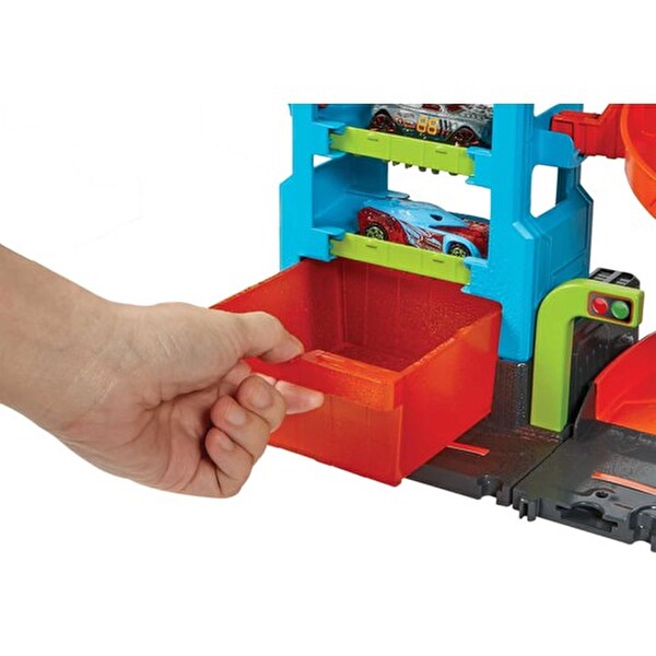 Hot Wheels Mega Araba Yıkama Kulesi HDP05