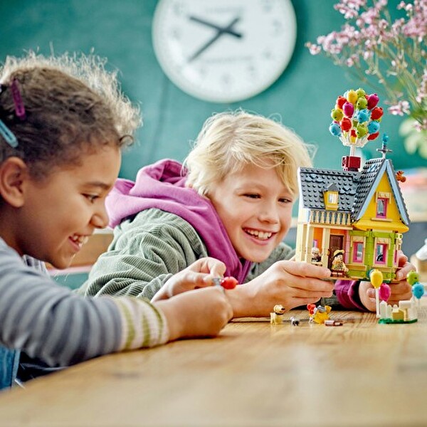 LEGO Disney Yukarı Bak Evi 43217