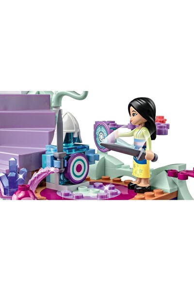 LEGO Disney Büyülü Ağaç Ev 43215