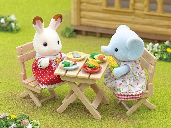 Sylvanian Families Barbekü Piknik Fil Kız Oyun Seti 5640