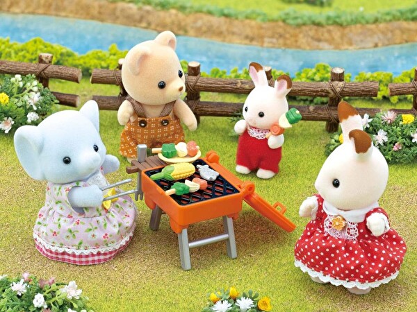 Sylvanian Families Barbekü Piknik Fil Kız Oyun Seti 5640