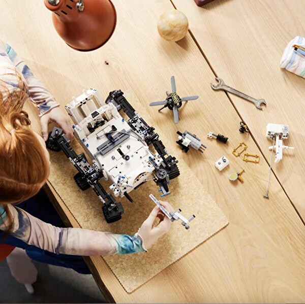 LEGO Technic Nasa Mars Rover Perseverance 42158