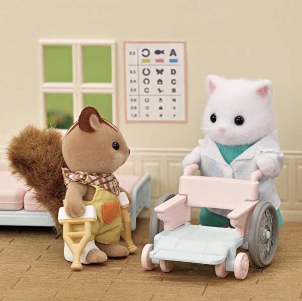 Sylvanian Families Köy Doktoru Başlangıç Seti 5705