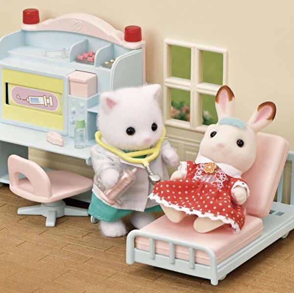 Sylvanian Families Köy Doktoru Başlangıç Seti 5705
