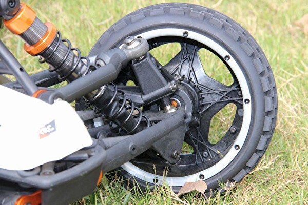 Haiboxing SY Racing 1/5 Baja 5B 30.5CC RTR Kurşunsuz Benzinli Uzaktan Kumandalı RC Arazi Model Yeşil-Beyaz Araba