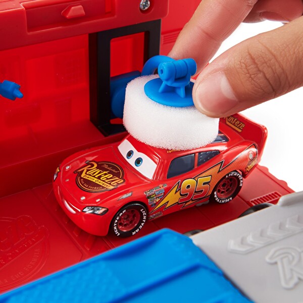Disney Cars Dönüştürülebilir Mack Oyun Seti HDC75