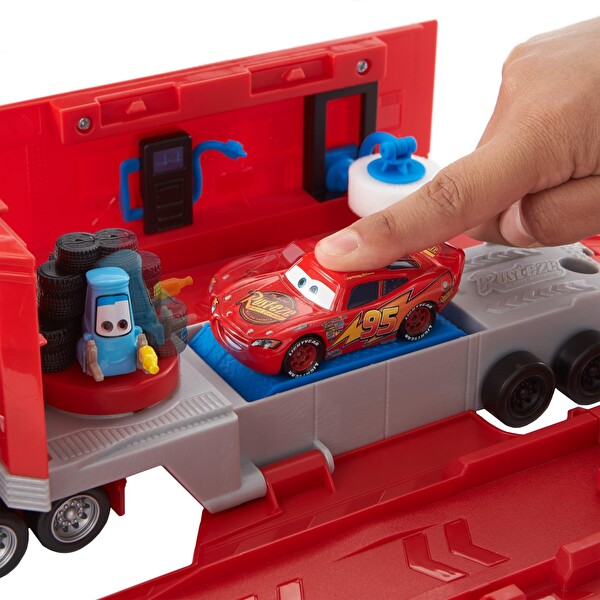 Disney Cars Dönüştürülebilir Mack Oyun Seti HDC75