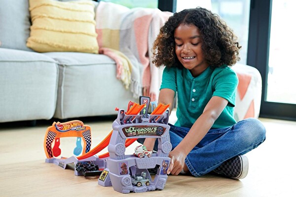 Hot Wheels Racerverse Star Wars 2 Araçlı Pist Seti HPL32