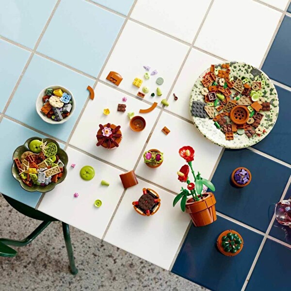 LEGO Dekoratif Koleksiyonluk ve Sergilenebilir Yaratıcı Çiçek Model Yapım Seti Icons Minik Bitkiler 10329