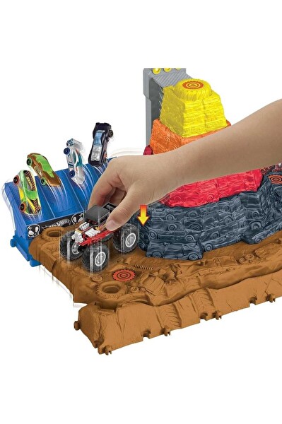 Hot Wheels Monster Trucks Muhteşem Çarpışma Arenası HNB96