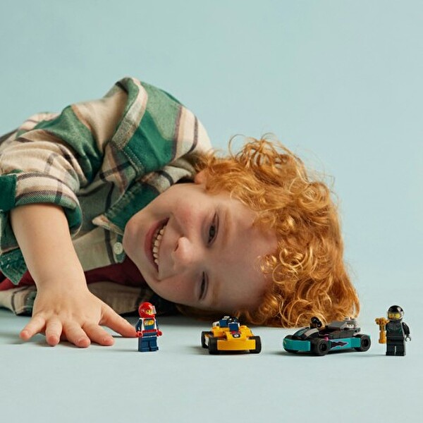LEGO City Go-Kartlar ve Yarış Sürücüleri 60400