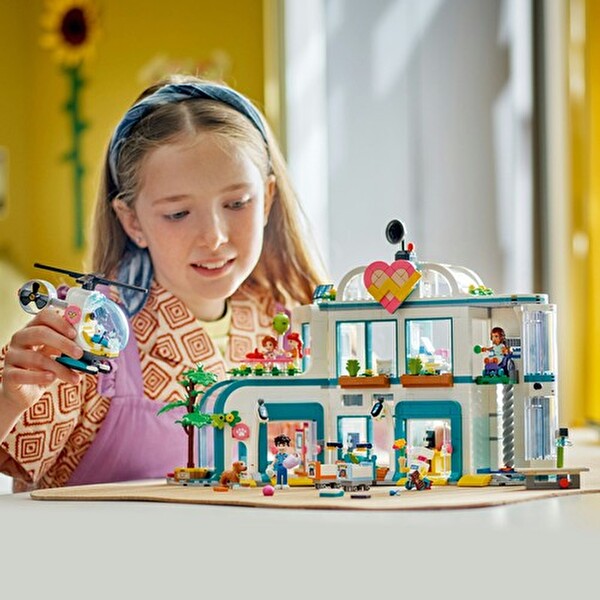 LEGO Friends Heartlake City Hastanesi 42621