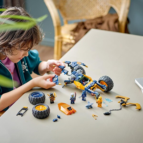 LEGO NINJAGO Arin’in Ninja Arazi Buggy Arabası 71811