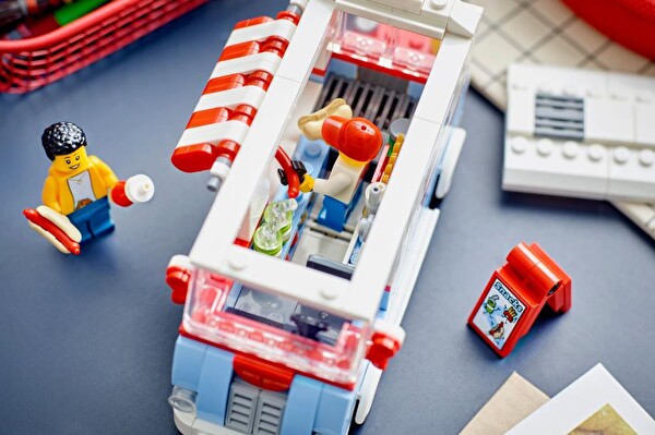 LEGO Icons Retro Yiyecek Kamyonu 40681