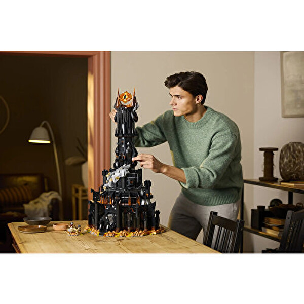 LEGO Icons Yüzüklerin Efendisi: Barad-dûr 10333