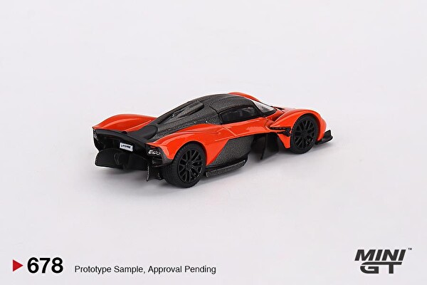 Mini GT Aston Martin Valkyrie Maximum Orange Oyuncak Araç 678