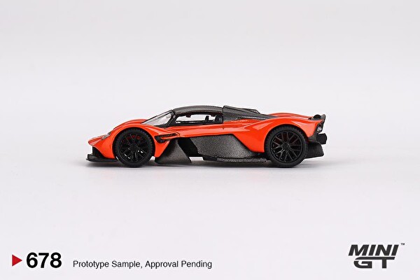 Mini GT Aston Martin Valkyrie Maximum Orange Oyuncak Araç 678