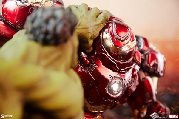 Sideshow Collectibles Marvel Comics Marvel’s Jade Giant Hulk vs Hulkbuster Maquette Figür Oyuncak 200571