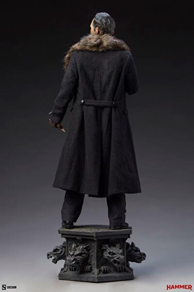 Sideshow Collectibles Horror Classics Dracula 1958 Peter Cushing Van Helsing Premium Format Figür Oyuncak 300376