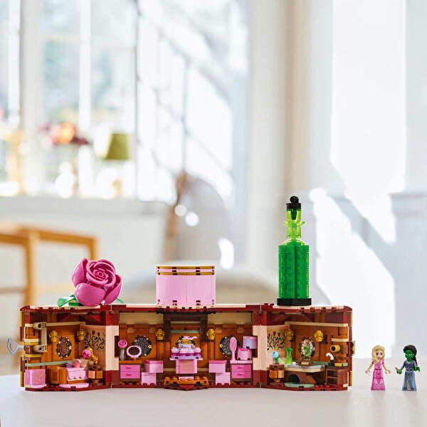 LEGO Wicked Glinda ve Elphaba’nın Yurdu 75683
