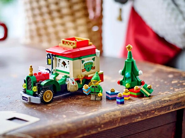 LEGO Santa's Delivery Truck 40746