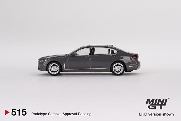 Mini GT BMW 750Li xDrive Bernina Grey Amber Effect Oyuncak Araba 515