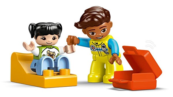 LEGO Duplo Ambulans ve Sürücü 10447