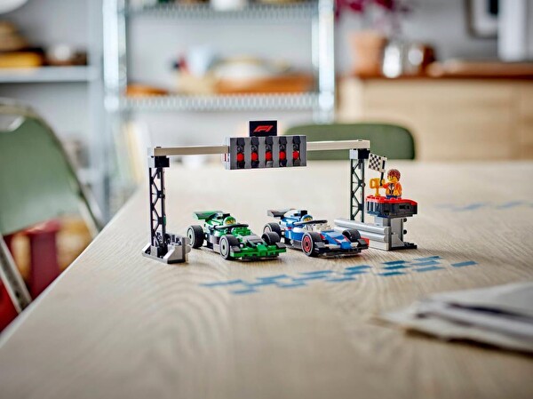LEGO City VCARB ve Sauber Yarış Arabalı F1 Gridi 60474