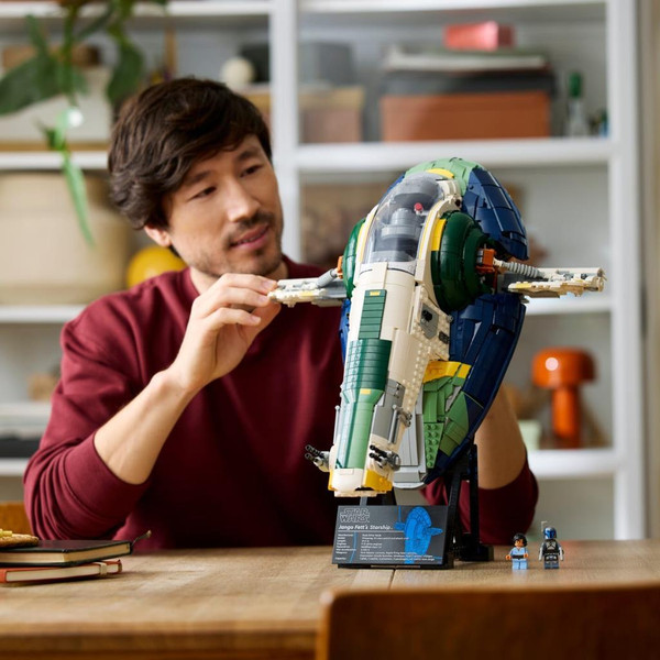 LEGO Star Wars Jango Fett'in Firespray Sınıfı Starship’i 75409