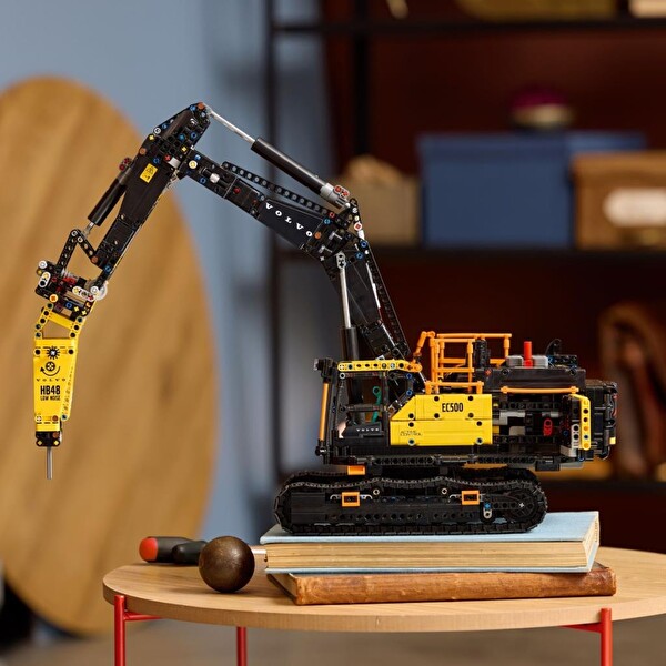 LEGO Technic Volvo EC500 Hybrid Ekskavatör 42215